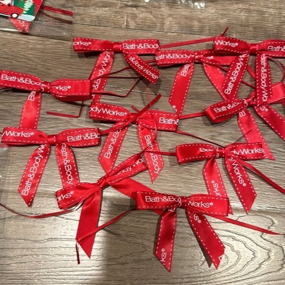 Bath & Body works bag & bow bundle 50 - Picture 2 of 7